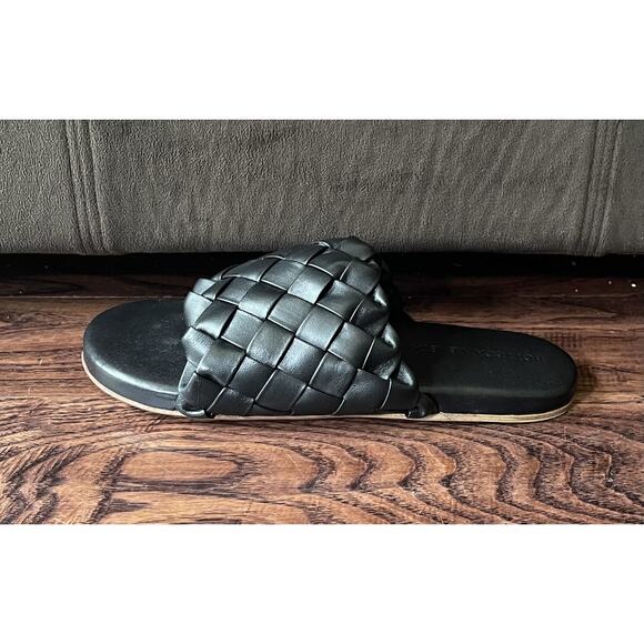 $1,195 NIB Bottega Black Veneta Weave Cassette Leather Sandals Size 40(7) main image 10